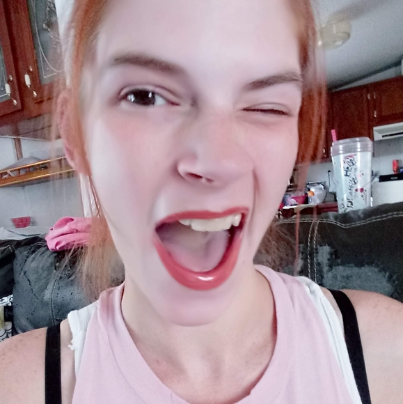 Meet your Posher, Amber - Picture 12 of 16